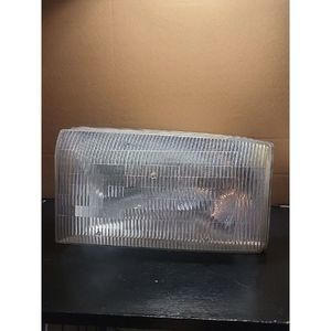 Driver Side Head Light Assembly  - 1999-2001 Ford F-250...